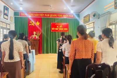 LỄ KẾT NẠP ĐẢNG VIÊN MỚI