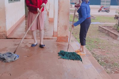 Trường Tiểu học Nguyễn Chí Thanh vệ sinh phòng chống dịch Covid-19